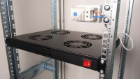 Equip Lüftermodul 19" für Serverschränke 4xLüfter RAL9005 - Zubehör Stromversorgung - 0,12 m
