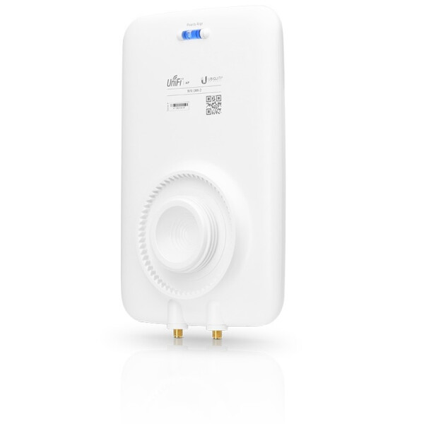 Ubiquiti UMA-D, 15 dBi, 2.4 - 2.5, 5.1 - 5.9 GHz, IEEE 802.11ac, 10 dBi, 15 dBi, 90°