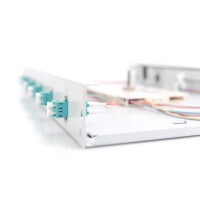 DIGITUS DN-96330/3 - LWL Spleißbox, 1HE, bestückt, 6x LC DX, OM3 inkl. Spleißkass., gefärbte Pigtails, Kupplungen